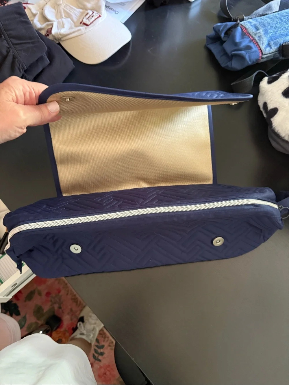 LEUDES navy blue quilted makeup/lingerie/hair tools bag with chevron pattern.EUC